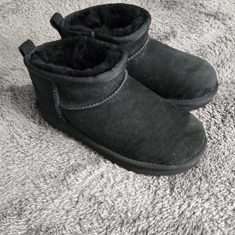 New UGG Kid's Classic Ultra Mini Bootie Little Kids Size 12 W/side Zipper - Picture 4 of 10